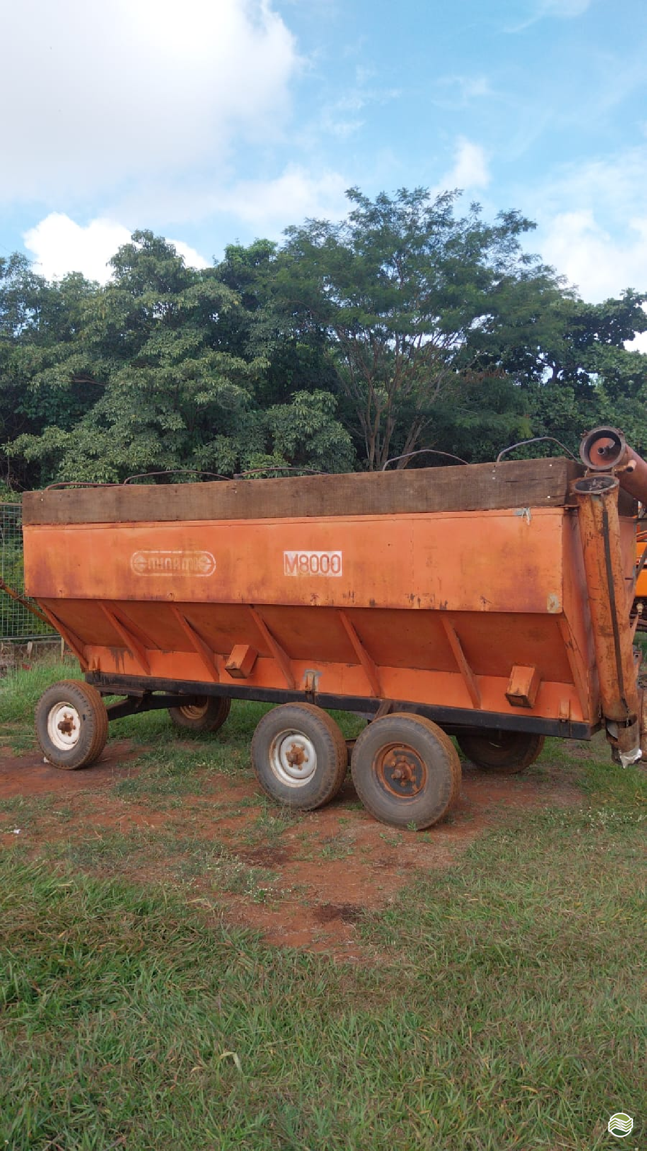 IMPLEMENTOS AGRICOLAS CARRETA BAZUKA GRANELEIRA 11000 Marcão Tratores UBERABA MINAS GERAIS MG